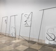 Nina Annabelle Märkl | Frames | Installationsansicht | Galerie der Künstler München | 2018 | Foto: Achim Schäfer
