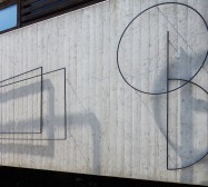 FRAMES | Stahlrelief auf Beton | 30 Meter Wand – Artothek Dachau | 2019