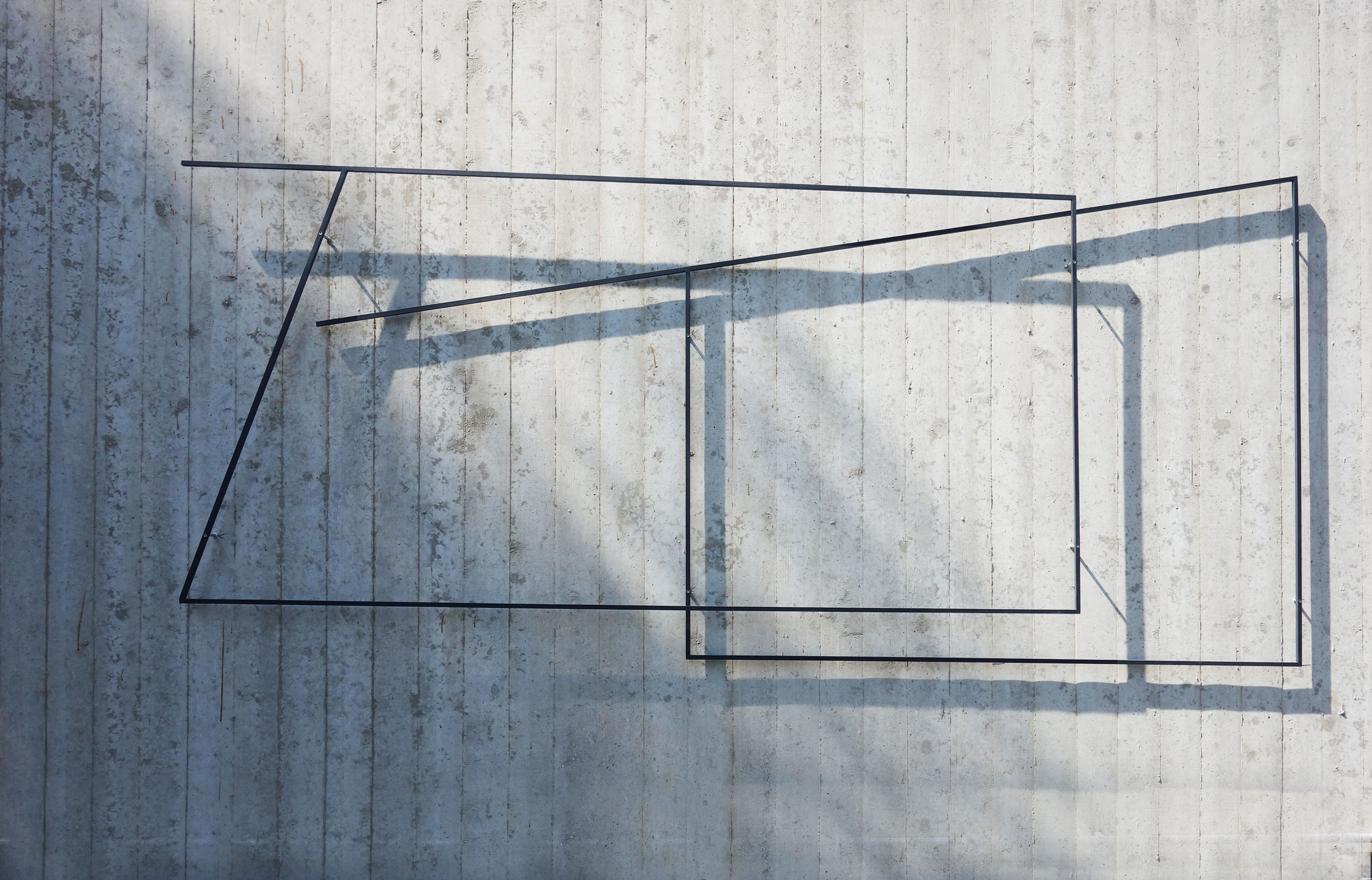 FRAMES | Stahlrelief auf Beton | 30 Meter Wand – Artothek Dachau | 2019