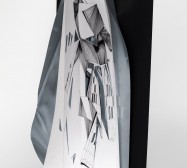 Double Folds 1 | 45 x 30 x 20 cm | Tusche auf gefaltetem Papier, Weißblech, Cutouts, Magnete |Foto: Walter Bayer