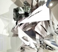 Triple Folds 5 | Tusche auf gefaltetem Papier, Cutouts, Makrolon, Holz, Magnete, Archivkarton | 70 x 80 x 30 cm | 2021