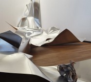 Modular Scapes | Detail | Aluminium gefaltet, Objekte aus Modelliermasse und Draht, Sprayfarbe