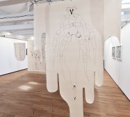 Mehrkörpersysteme | Prozession | Zeichnung auf Leinwand, Stanzösen, Schnur, Bleigewichte | 2025